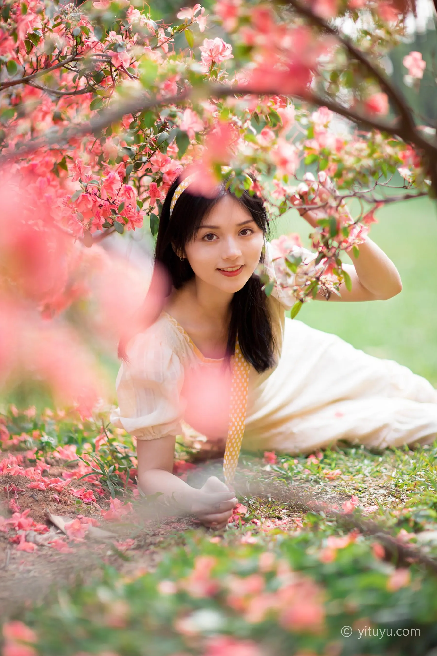 [YITUYU艺图语]2021.04.19 花间志 雨文 [31P]插图1